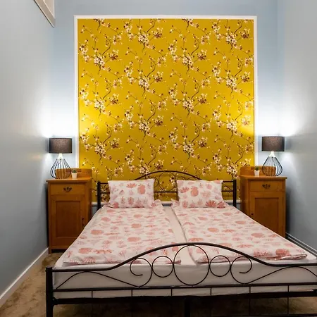 Life Apartment